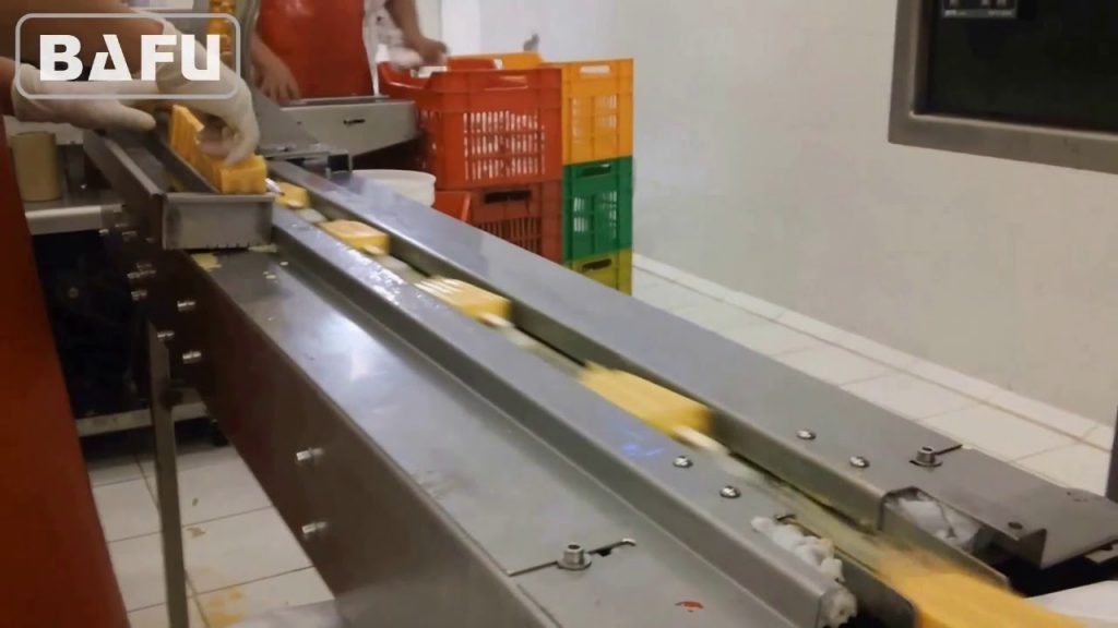 12-word limit: “Horizontal top seal wrapper for packaging with inverted flow technology”