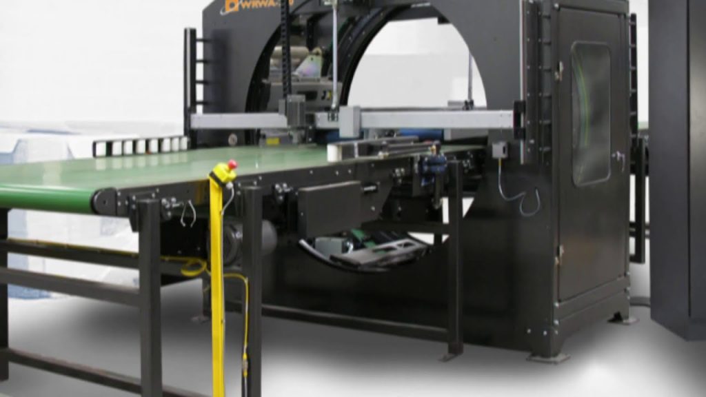 Automatic horizontal stretch wrapper for packaging