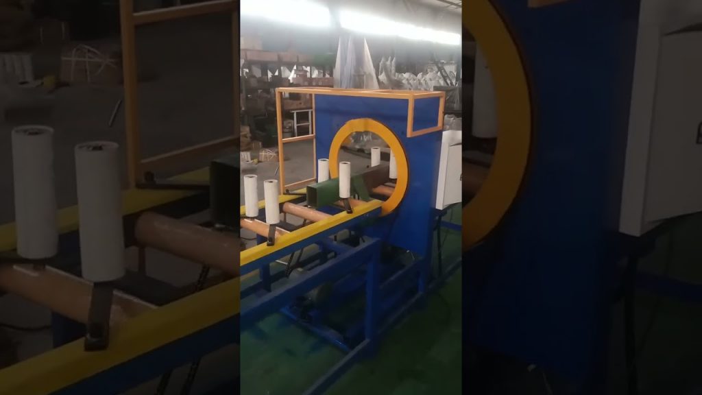 Compact horizontal packaging machine.