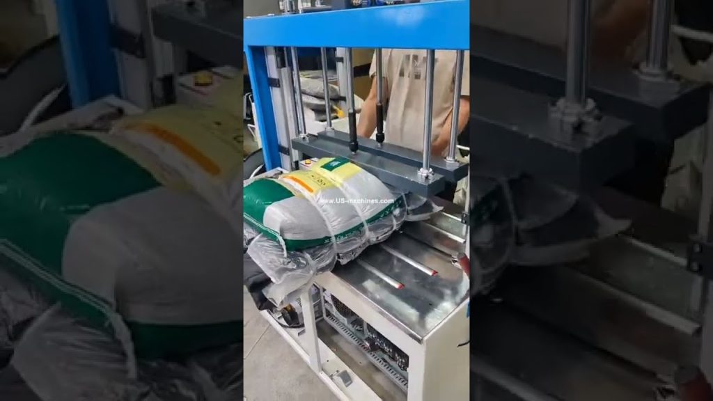 Bagging Machine for Clothing Packaging