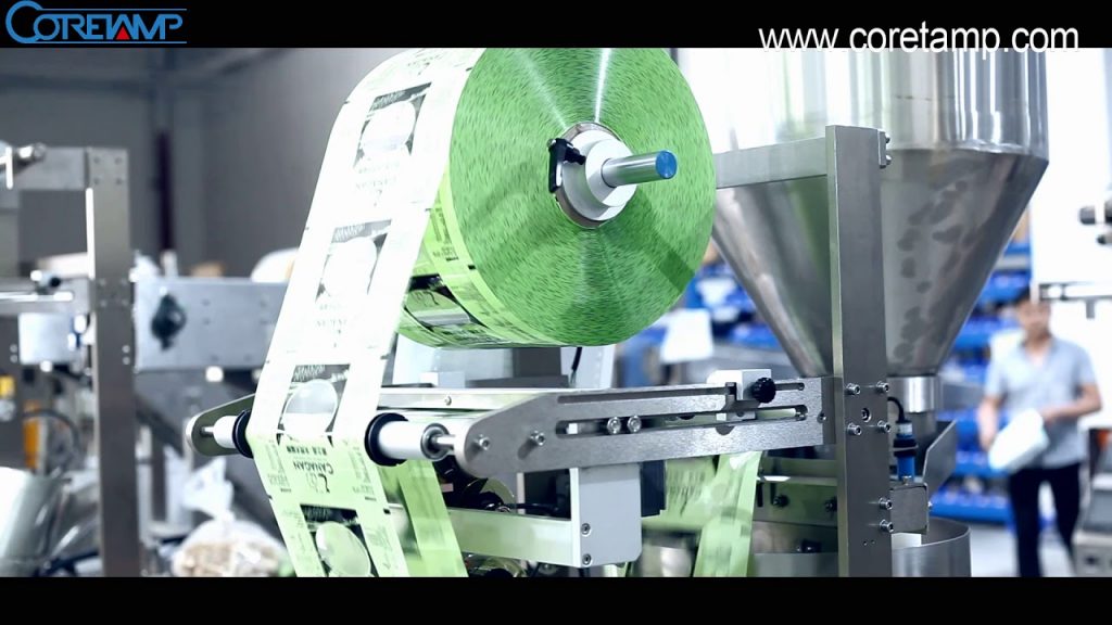 “Compact Dog Food Bag Packaging Machine for 200g Packing”