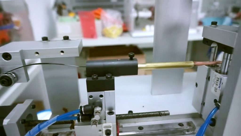 “Efficient Semi-Automatic Wire Binding Strapper: Superior Strapping Machine for Sale”