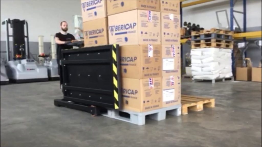 Pallet Inverter – Top-Loading Side Mover with Easy Roll-On/Roll-Off System