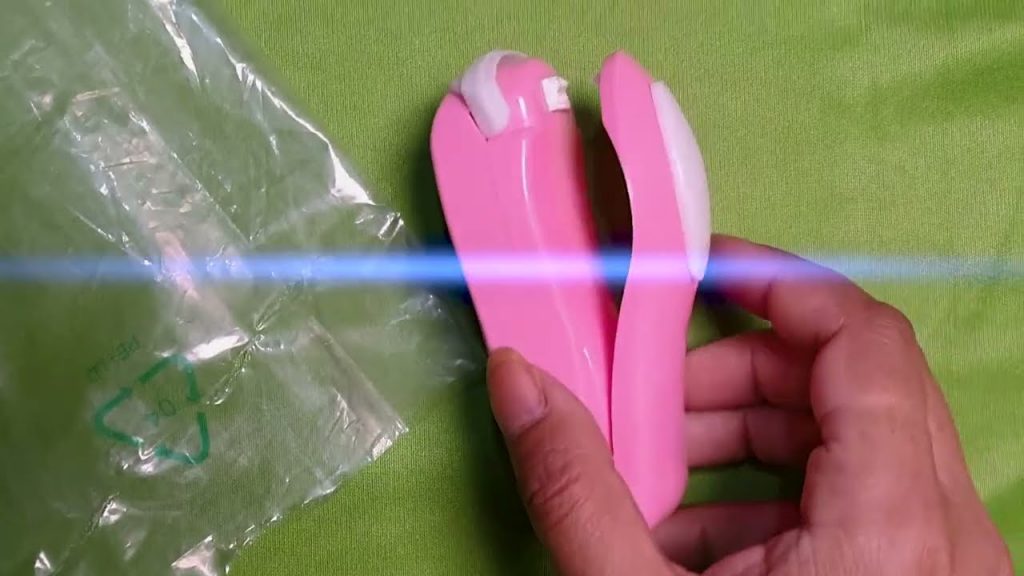 Portable Food Bag Sealer: Easy Unboxing & Heat Sealing