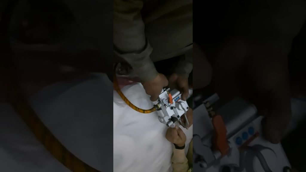 “Revolutionary Handheld Strapping Machine: The Game-Changer in Pneumatic Strapping Technology!”